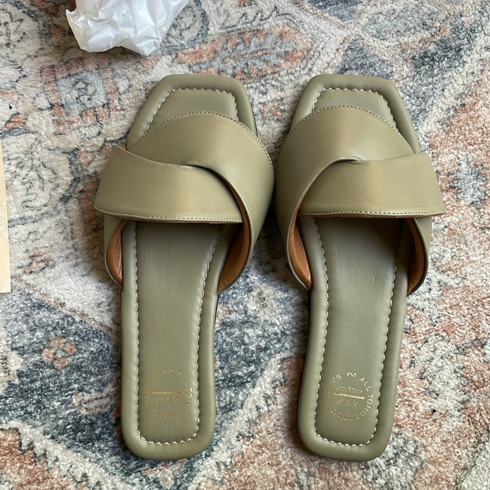 NIB ATP Atelier Capurso Slide Sandal / sage
